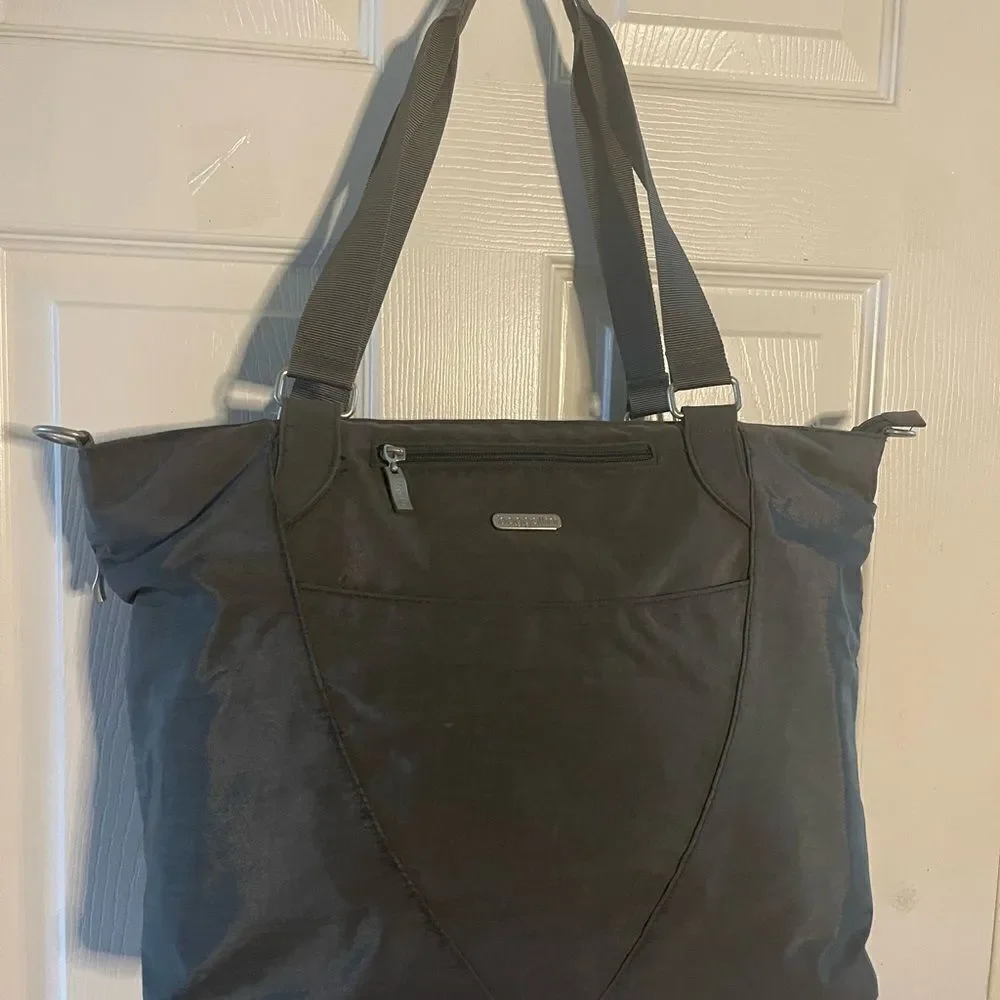 Baggallini avenue nylon